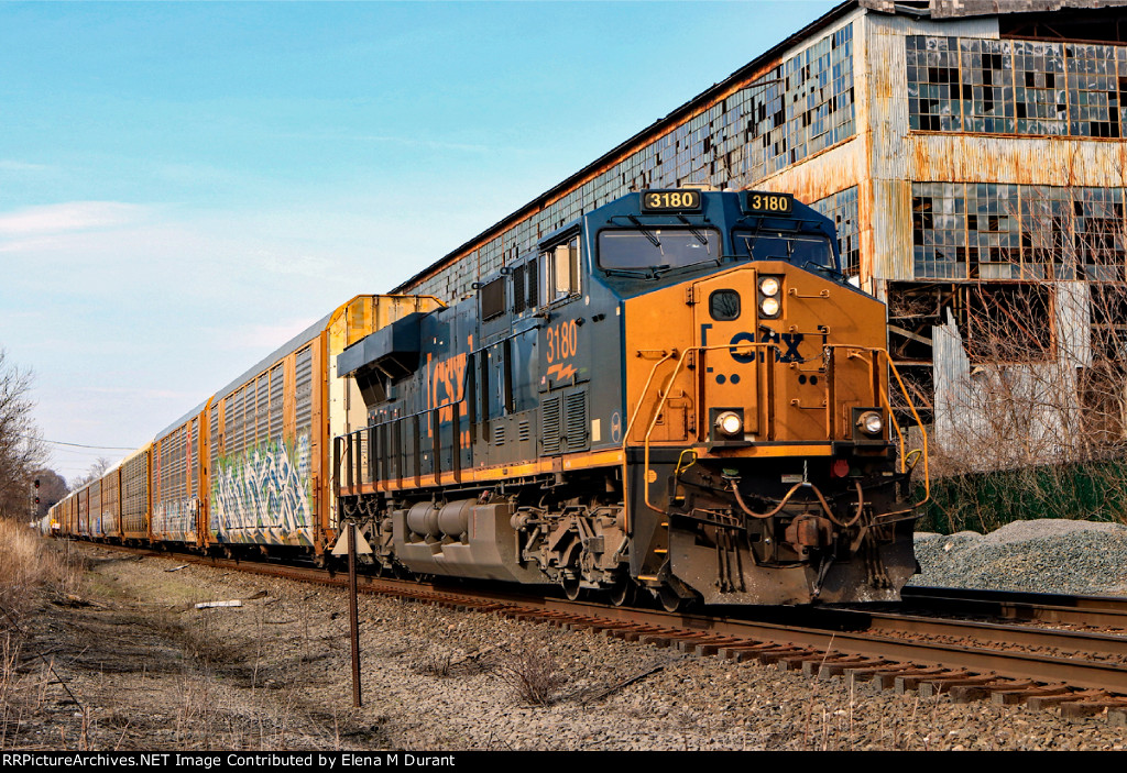 CSX 3180 on Q-433